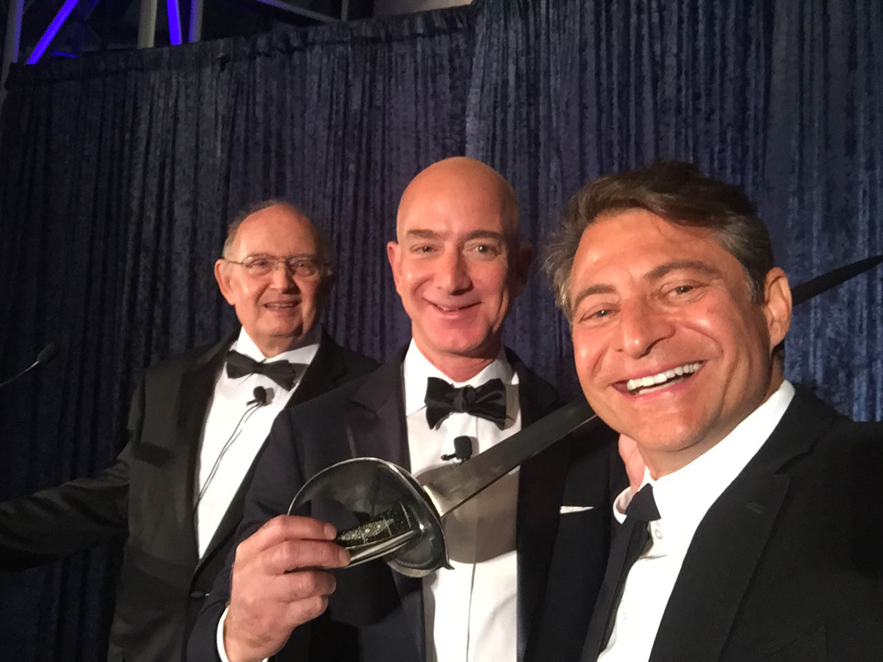 Bezos_Heinlein-Award_160914